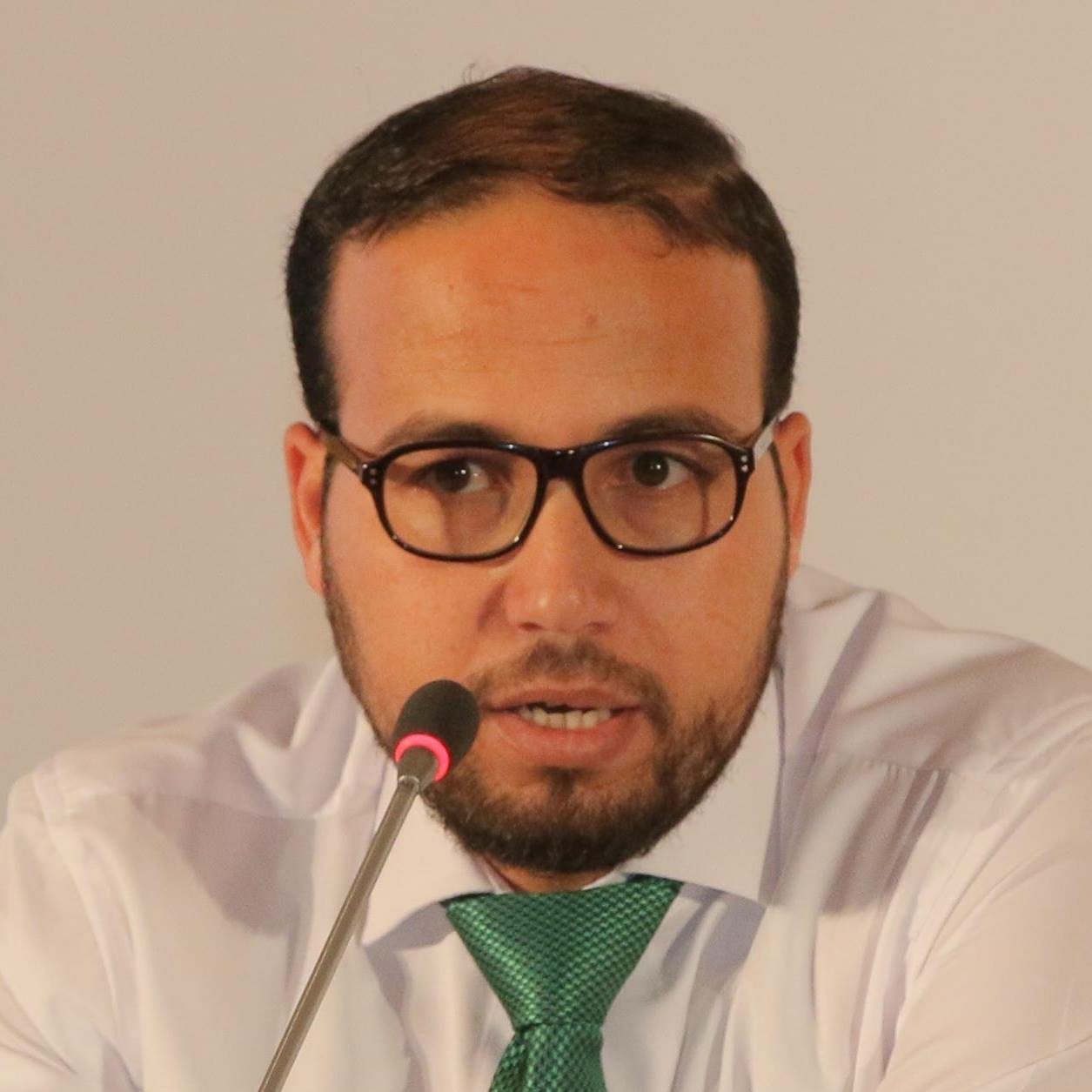 عزمي بشارة